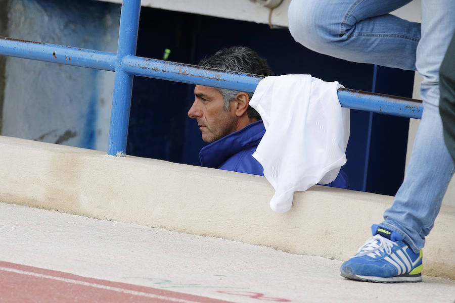 El Jumilla se aleja del descenso