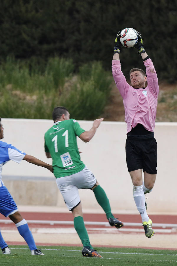 El Jumilla se aleja del descenso