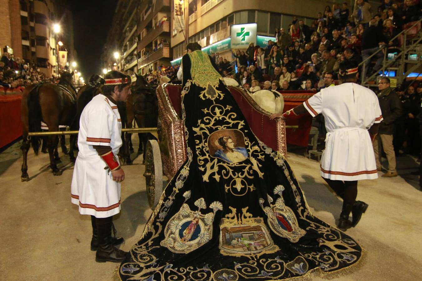 Delirio azul en Lorca el Viernes de Dolores