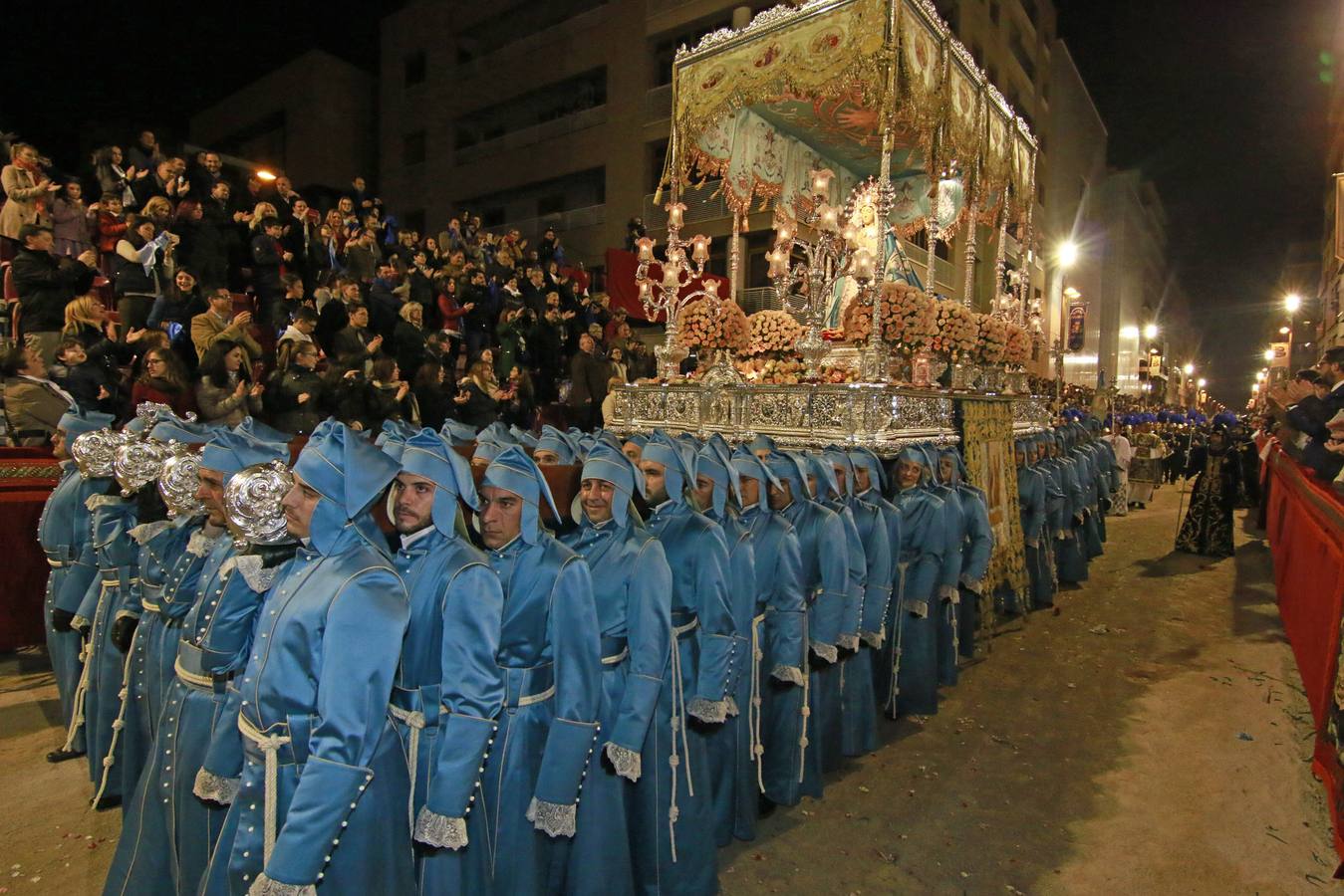Delirio azul en Lorca el Viernes de Dolores
