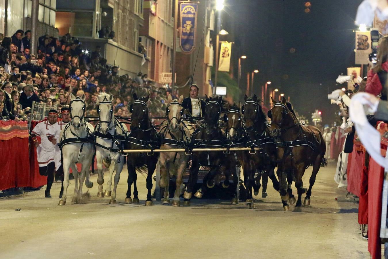Delirio azul en Lorca el Viernes de Dolores