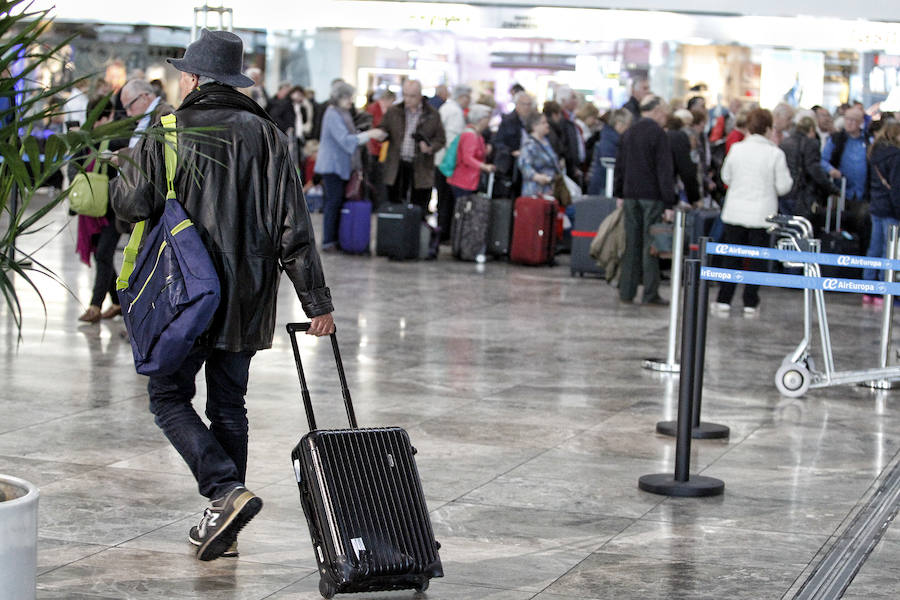 Cancelados 30 vuelos en Alicante por la huelga de controladores franceses