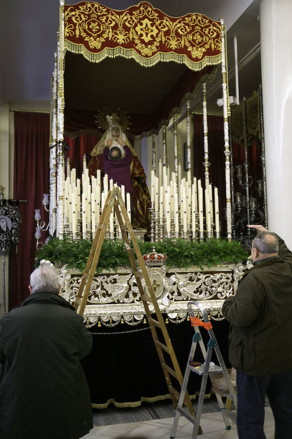 Cofrades, presidentes, floristas o tambores confluyen en el Museo de Semana Santa