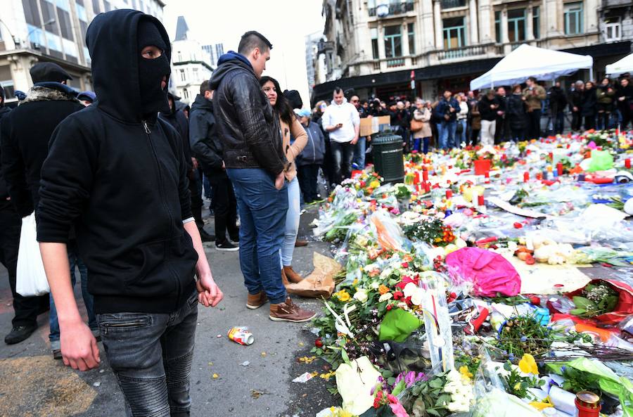 Tensión en el homenaje a las víctimas en Bruselas