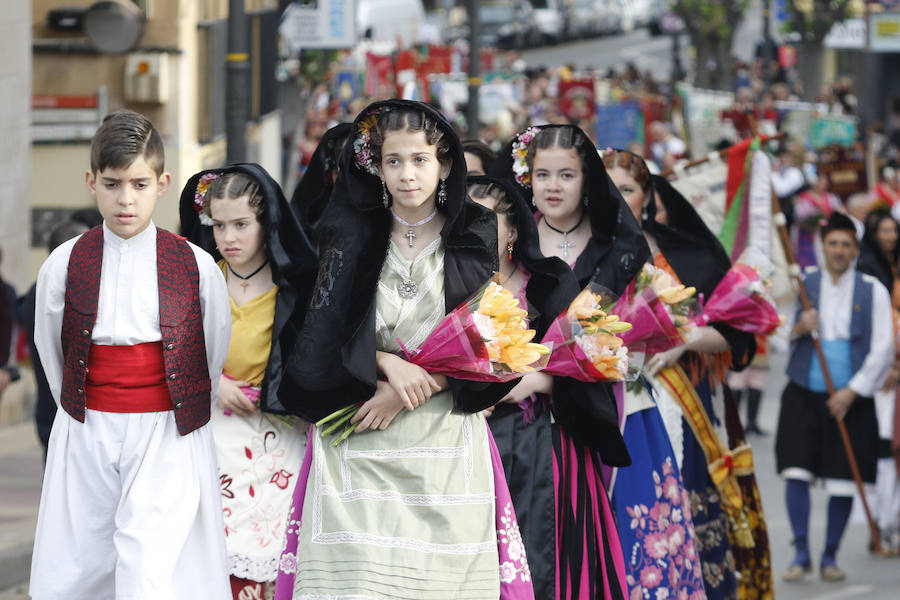 Capazos de flores para la Morenica