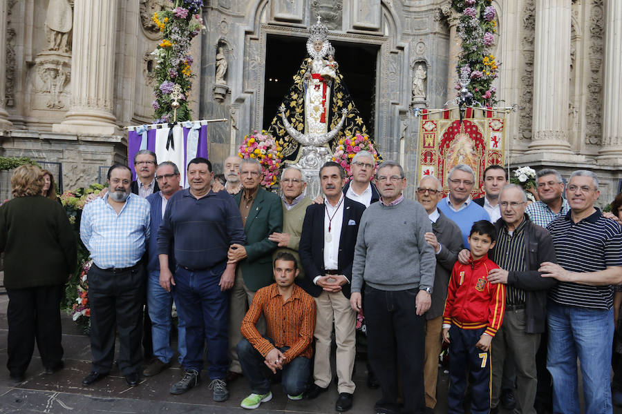 Capazos de flores para la Morenica