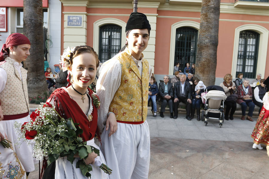 Capazos de flores para la Morenica