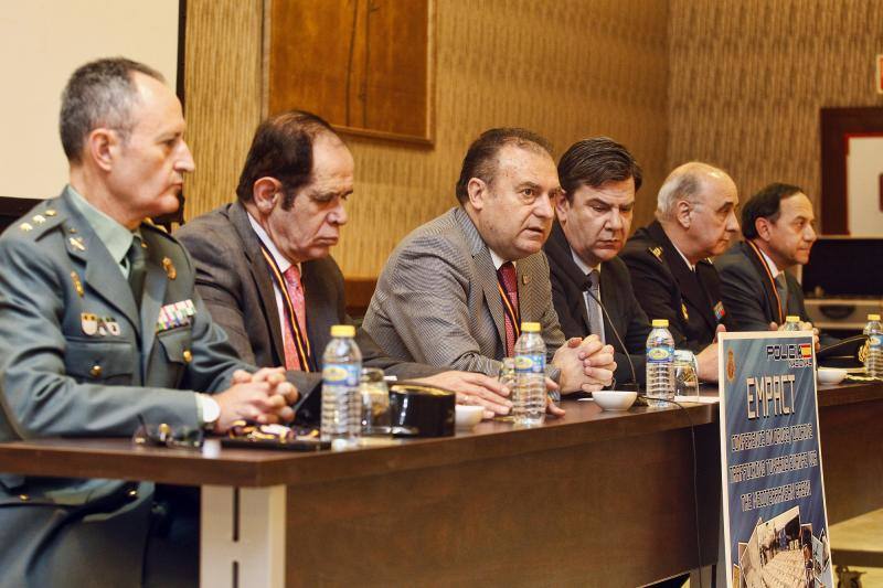 Clausura en Alicante de una conferencia sobre el tráfico de cocaína