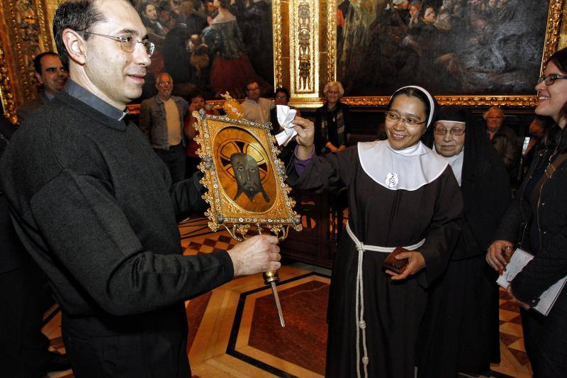 Ensayo de la apertura del camarín de la Santa Faz