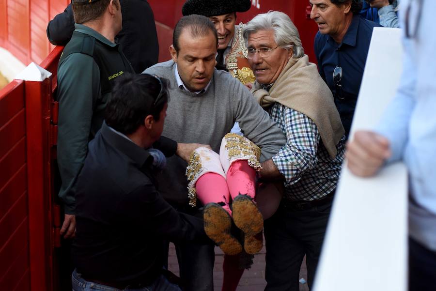 Puerta sufre una grave cornada de 25 centímetros en la pierna