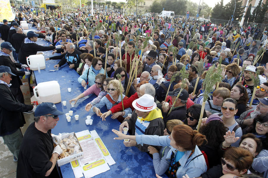 Miles de romeros participan en la Peregrina (I)