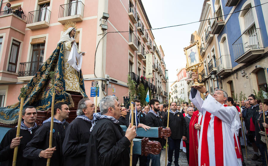 Miles de romeros participan en la Peregrina (II)