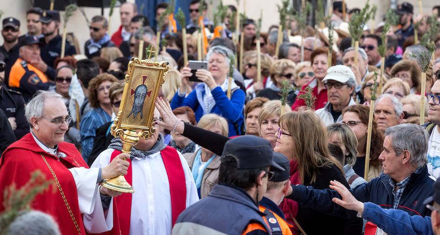 Miles de romeros participan en la Peregrina (II)