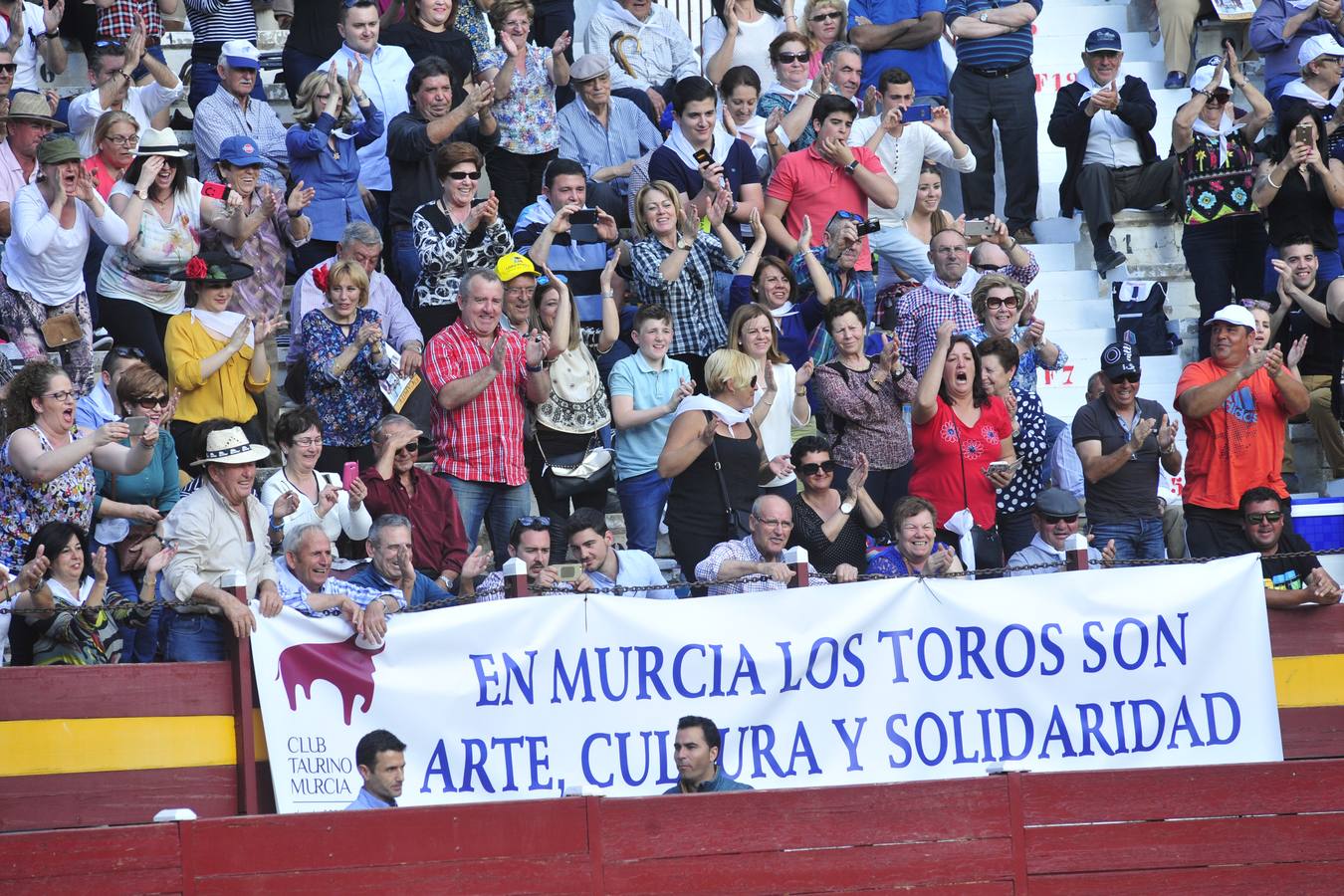 Festival de orejas y rabos contra el cáncer en Murcia