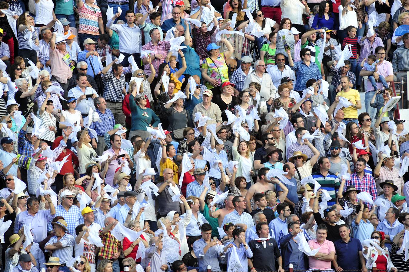 Festival de orejas y rabos contra el cáncer en Murcia