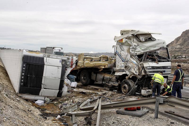 Un camionero grave tras el vuelco de su vehículo en la autovía A-31