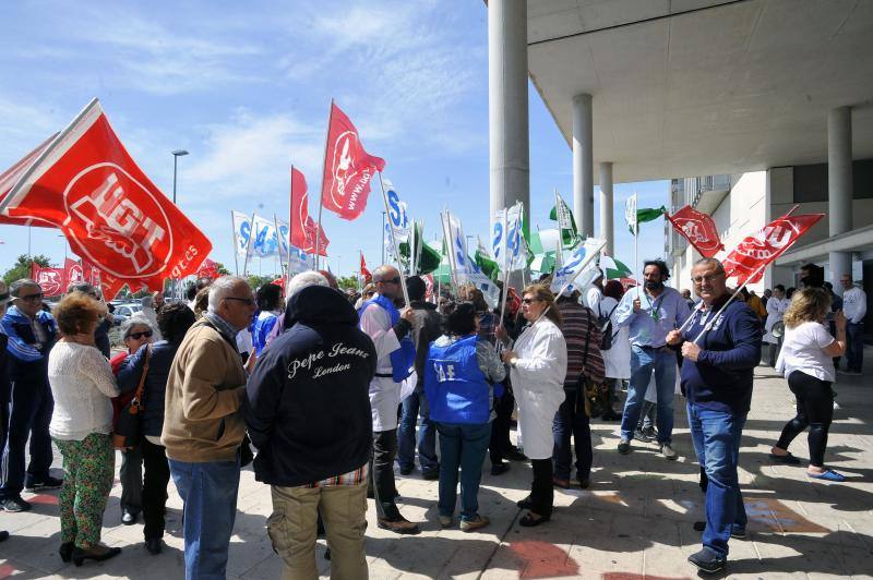 Concentración de trabajadores del Hospital del Vinalopó