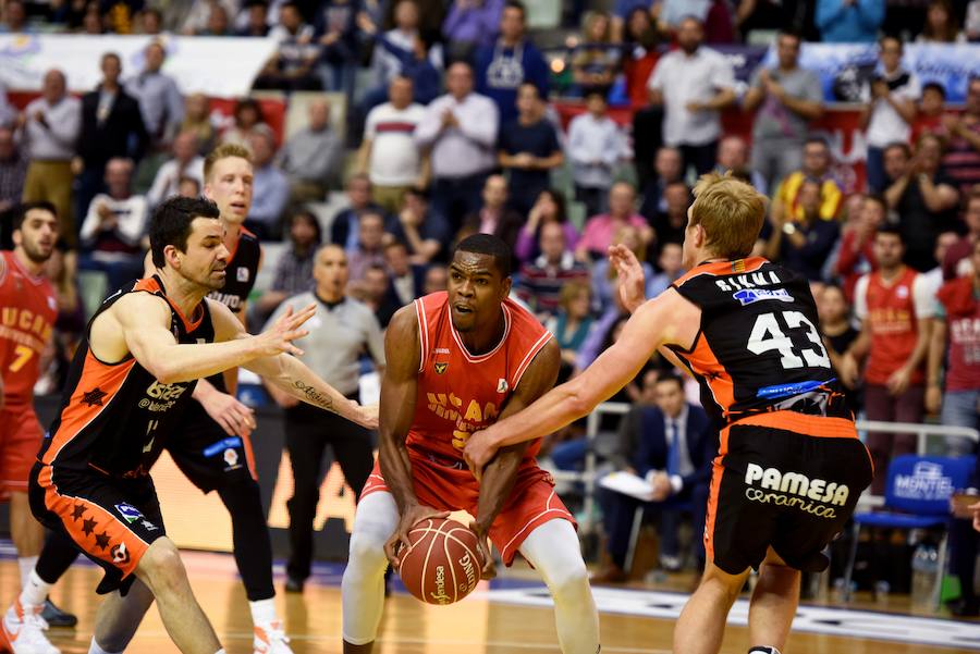 El UCAM CB arrolla al Valencia Basket tras el descanso (80-62)