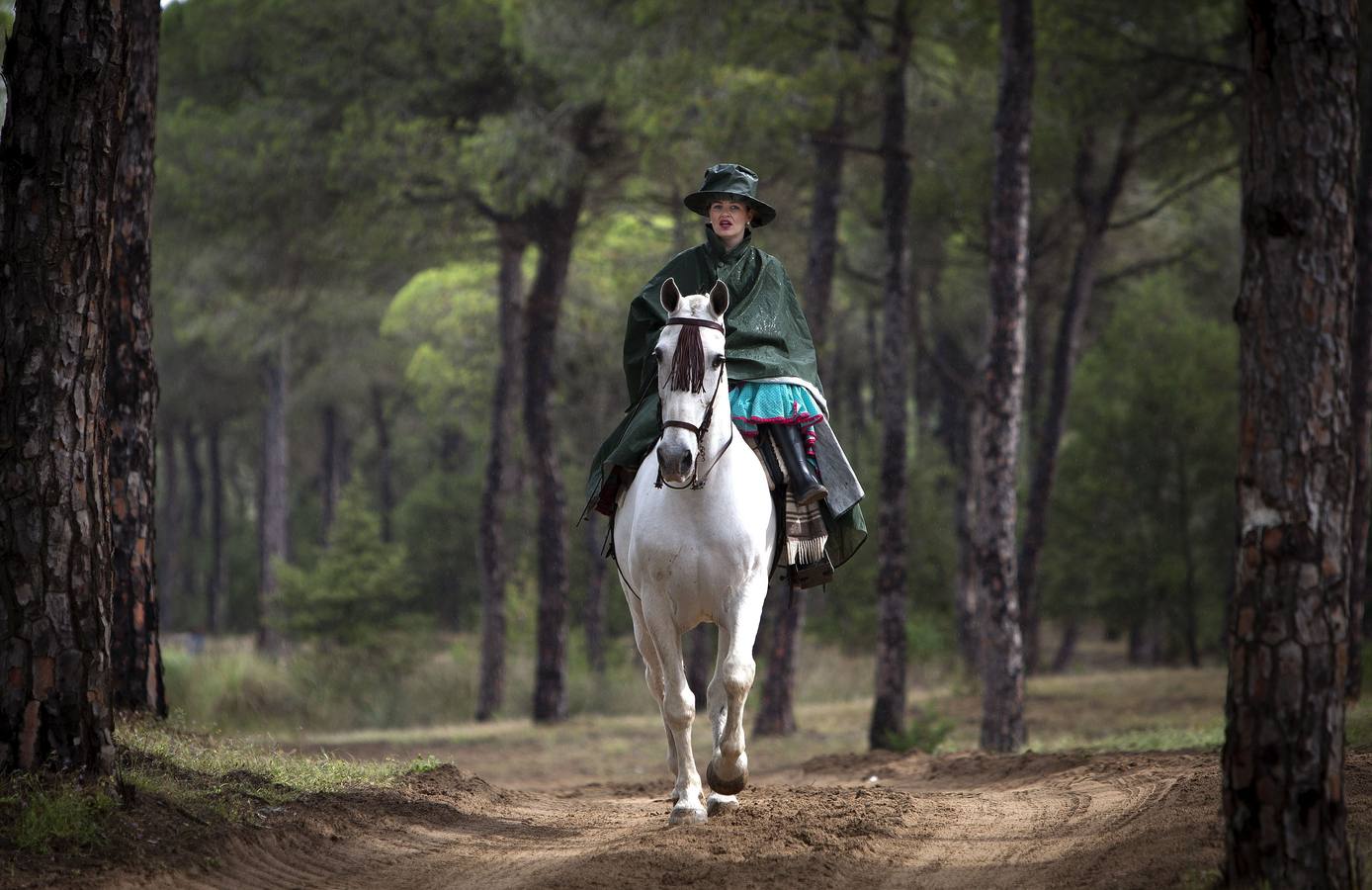 La lluvia desluce el Rocío