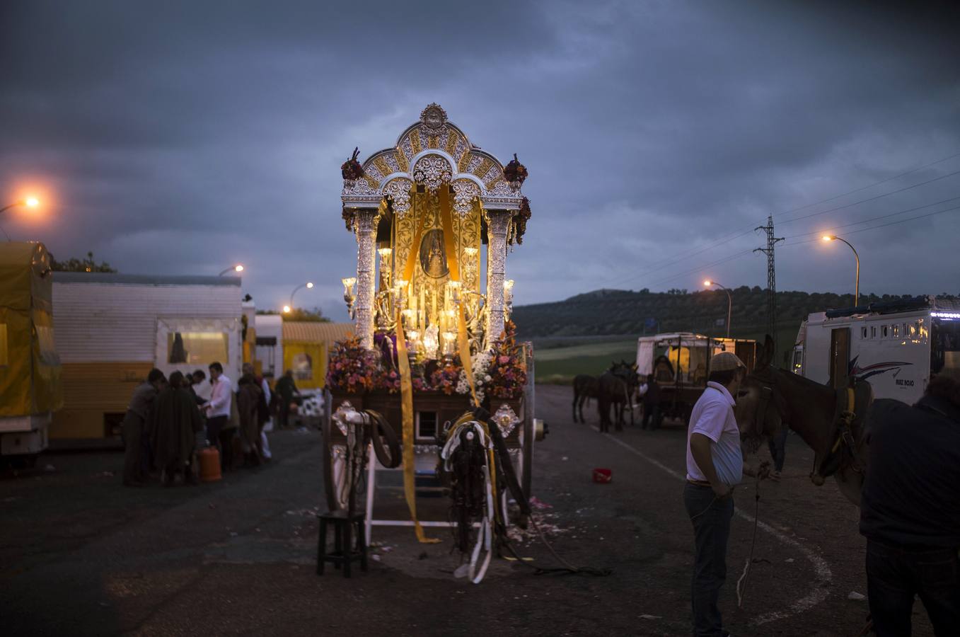 La lluvia desluce el Rocío