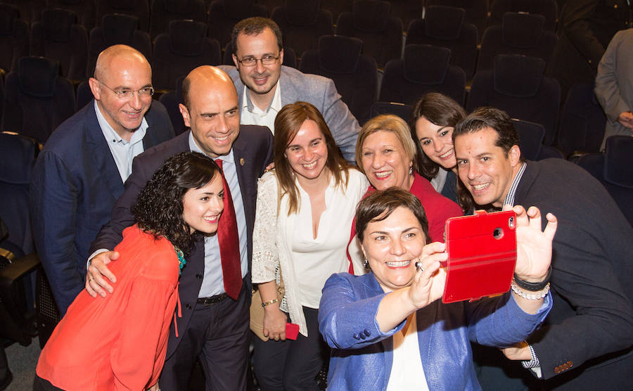 Manuel Palomar toma posesión como rector de la UA