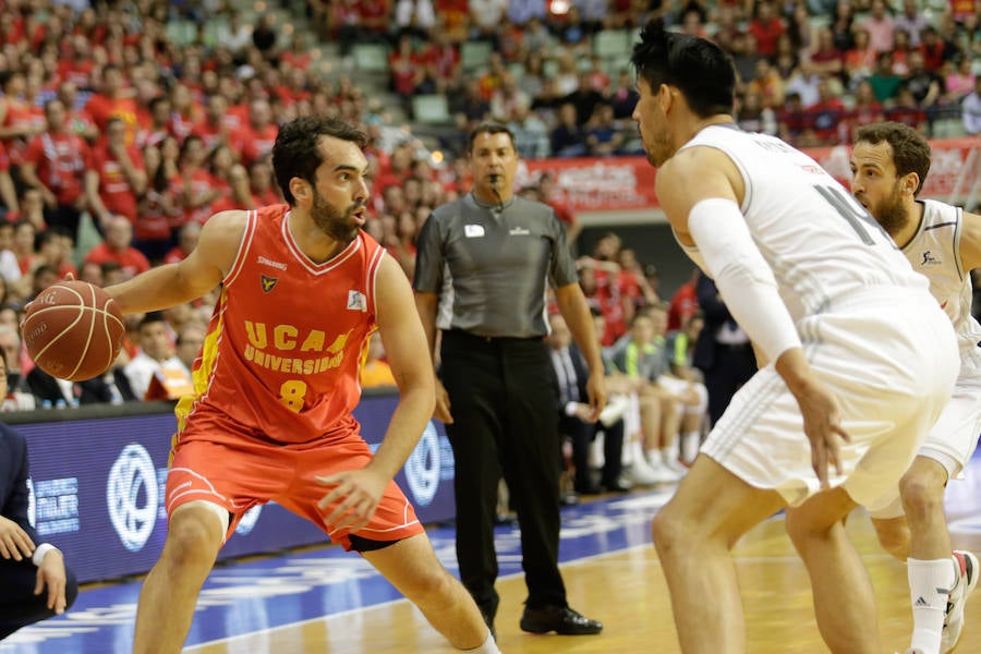 Milagro en el Palacio (91-87)