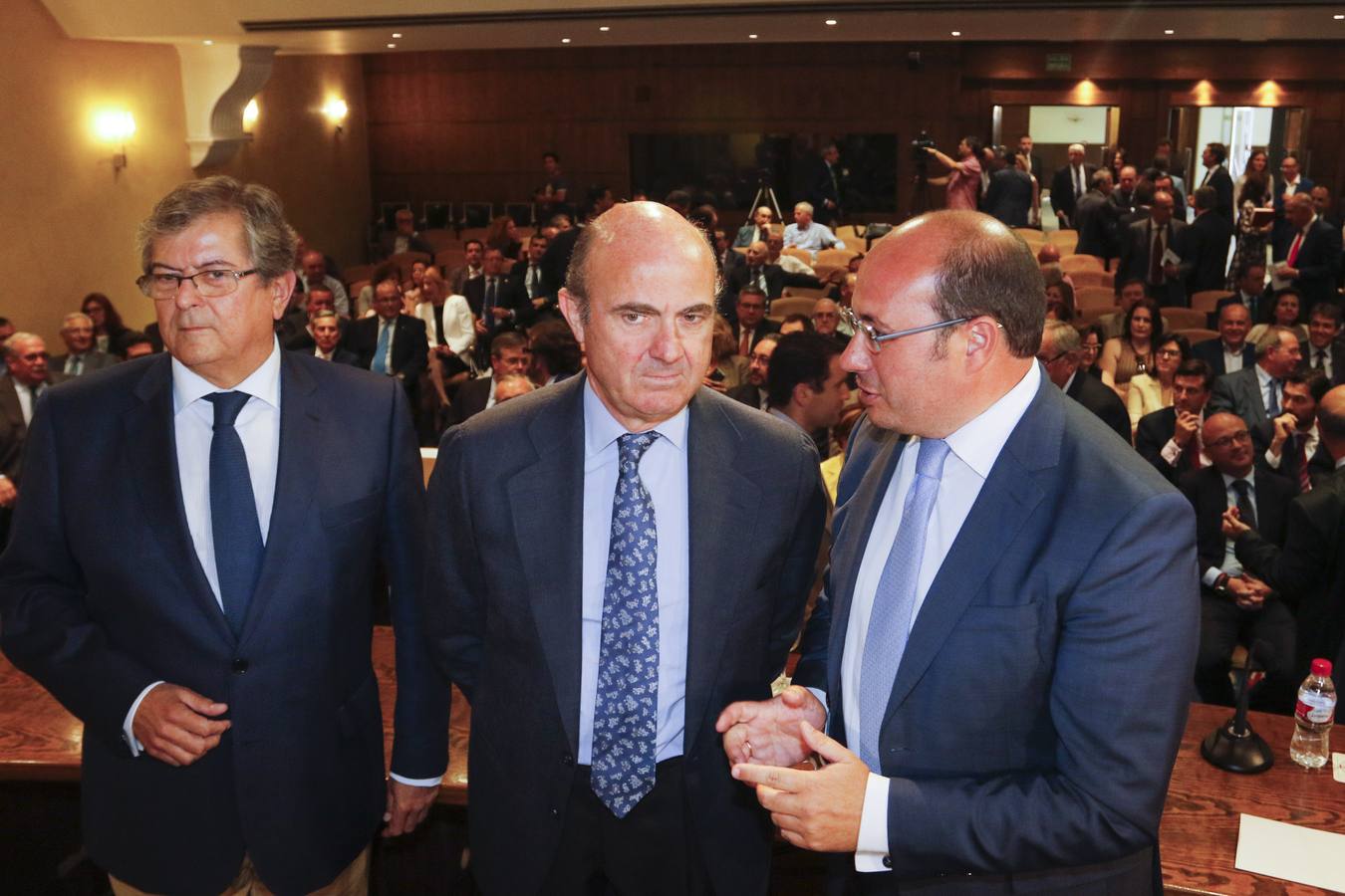 De Guindos participa en un acto de la Cámara de Comercio de Murcia