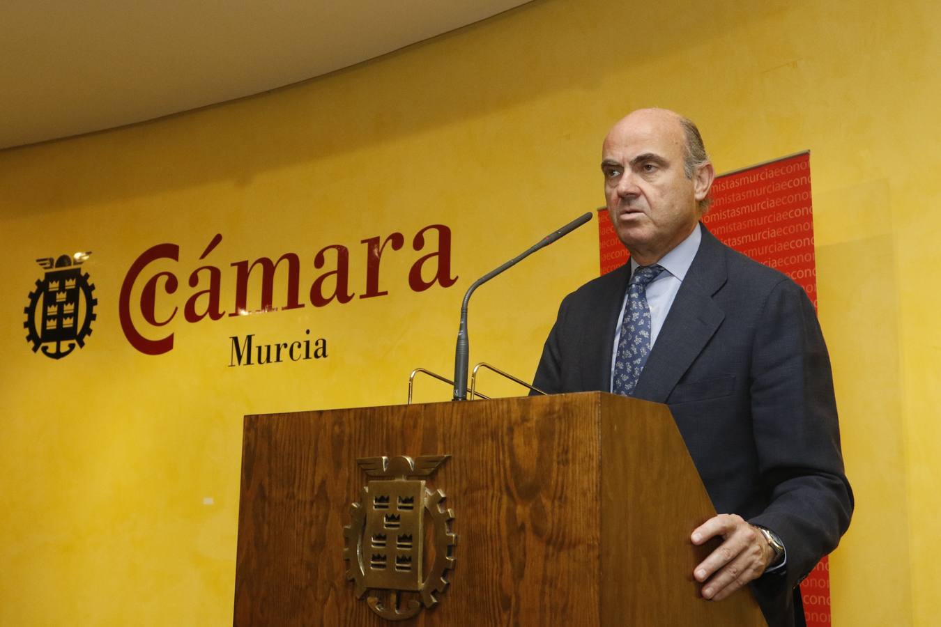 De Guindos participa en un acto de la Cámara de Comercio de Murcia