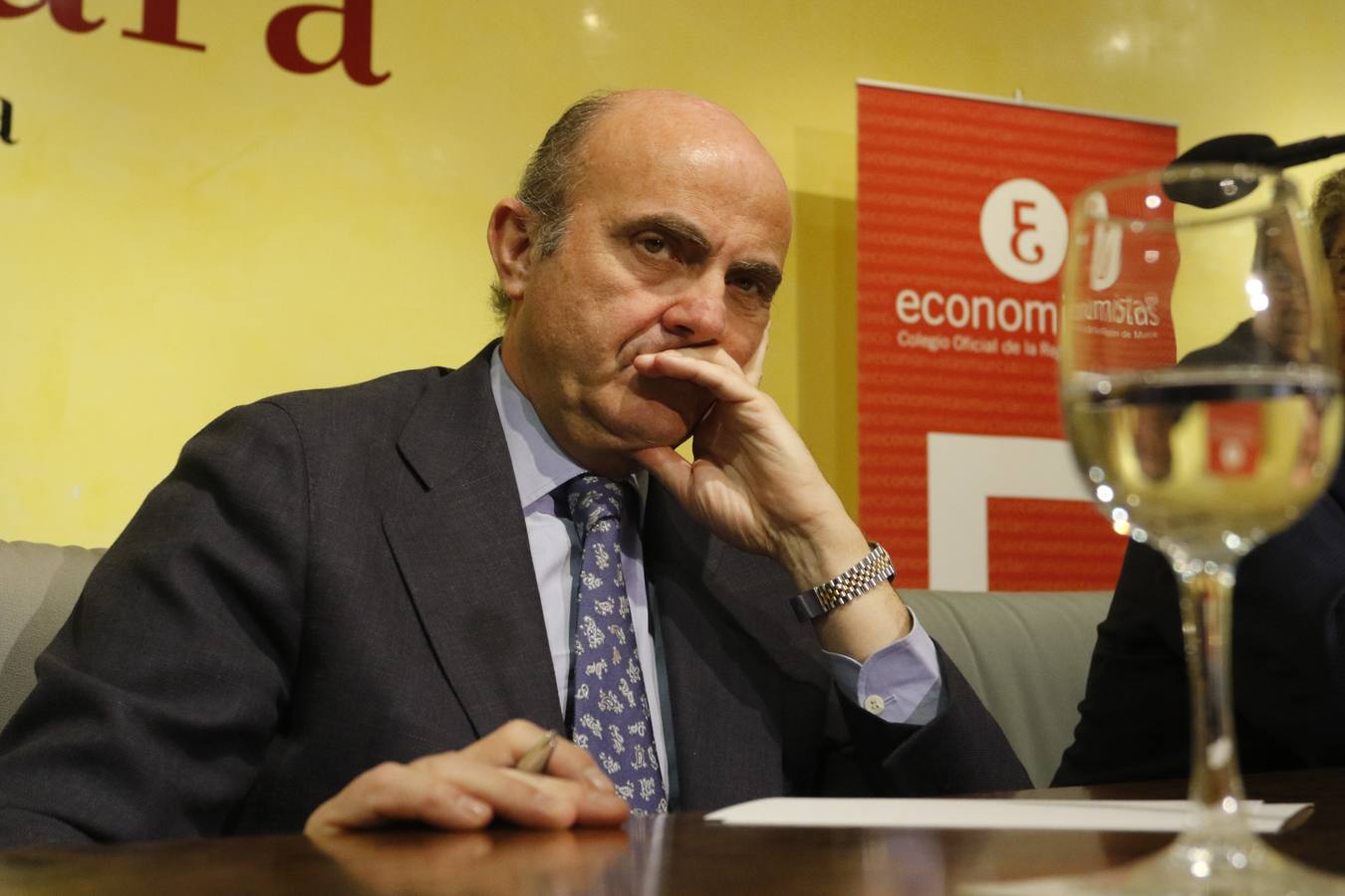 De Guindos participa en un acto de la Cámara de Comercio de Murcia