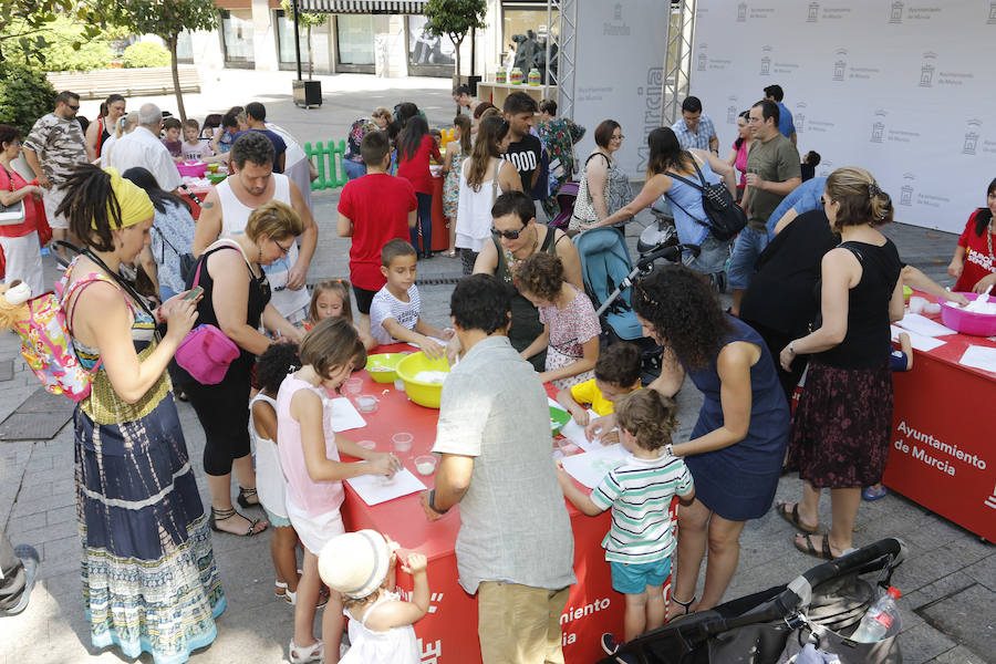 Diversión por tierra, agua y aire en el Día de la Región