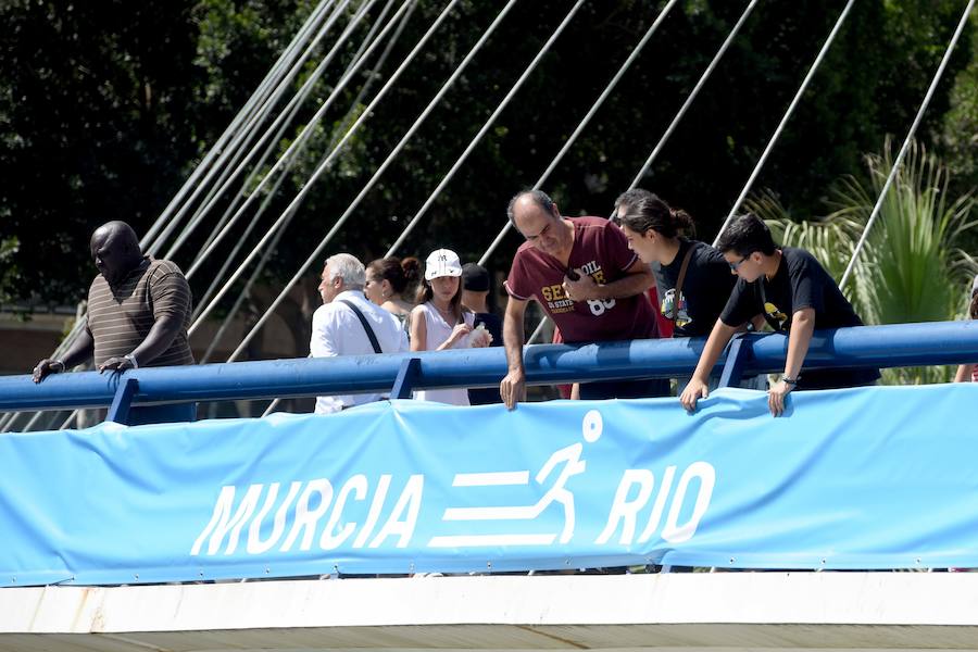 Diversión por tierra, agua y aire en el Día de la Región