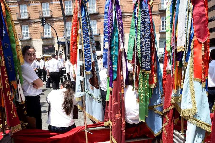 Diversión por tierra, agua y aire en el Día de la Región