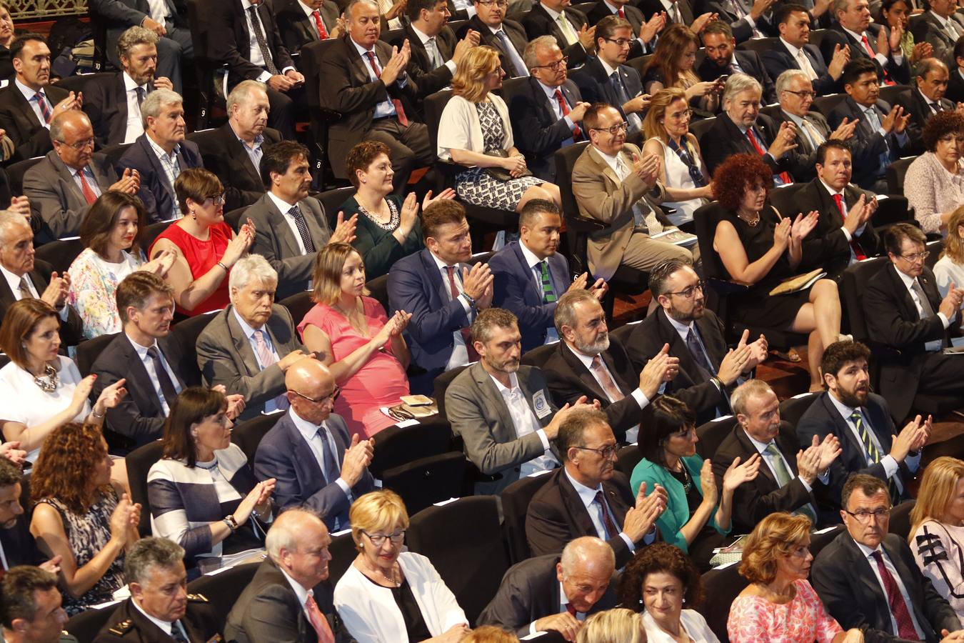 Entrega de las medallas de oro en el Día de la Región