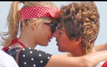 Taylor Swift y Brandon Borello. 