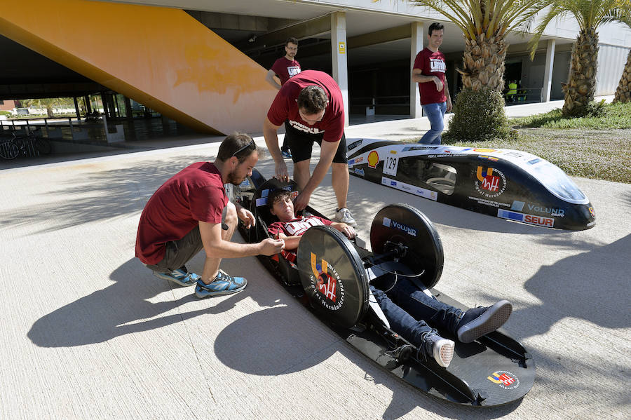 Estudiantes de la UMH diseñan un vehículo para recorrer 2.000 kilómetros con un litro de etanol
