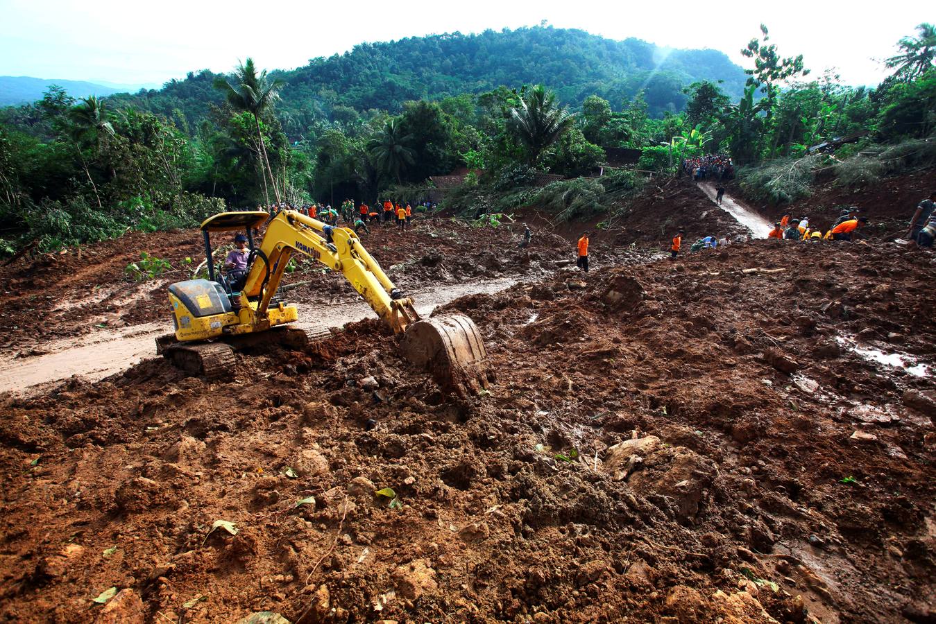 La tierra sepulta la isla de Java
