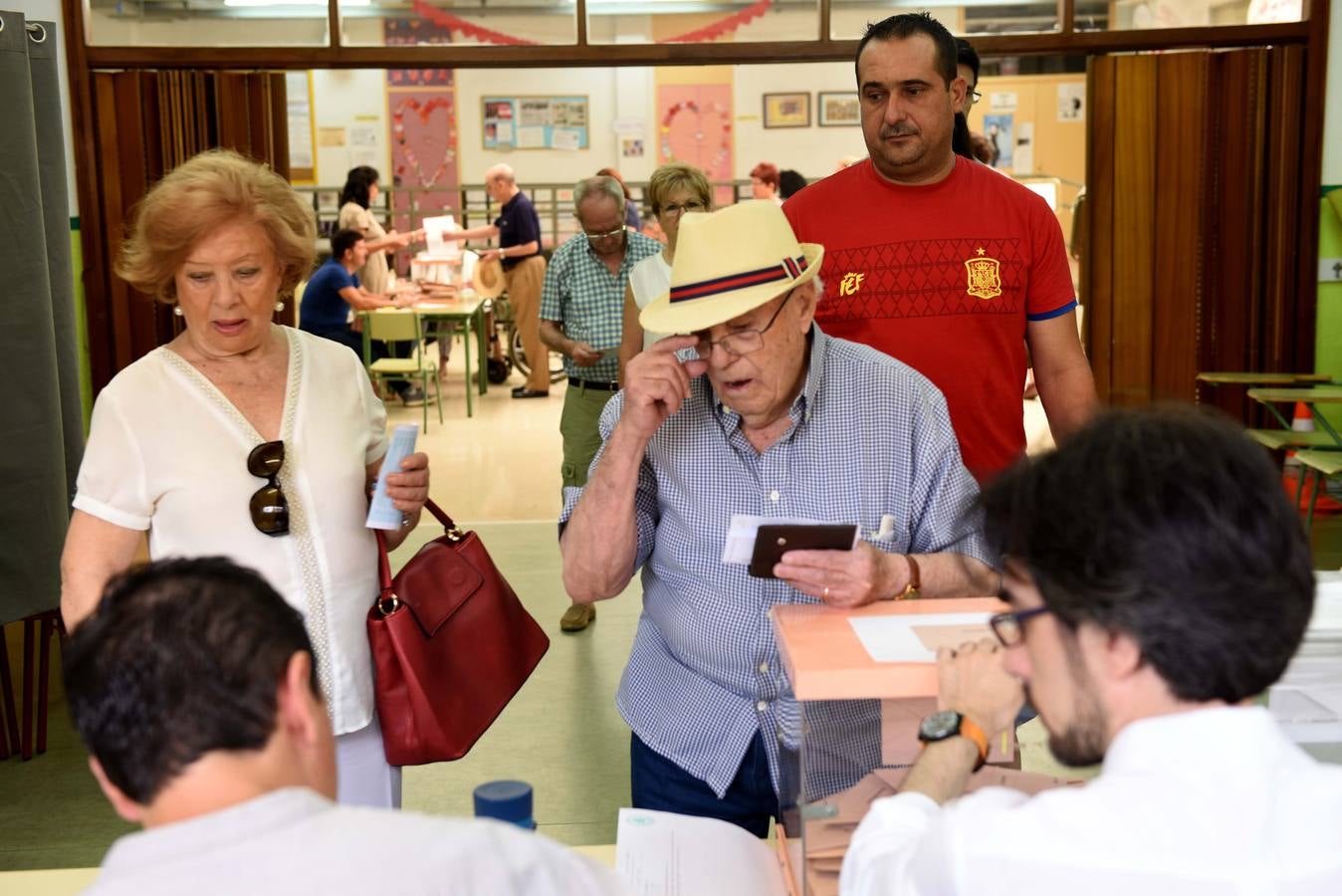 1.638 mesas electorales para votar en Murcia