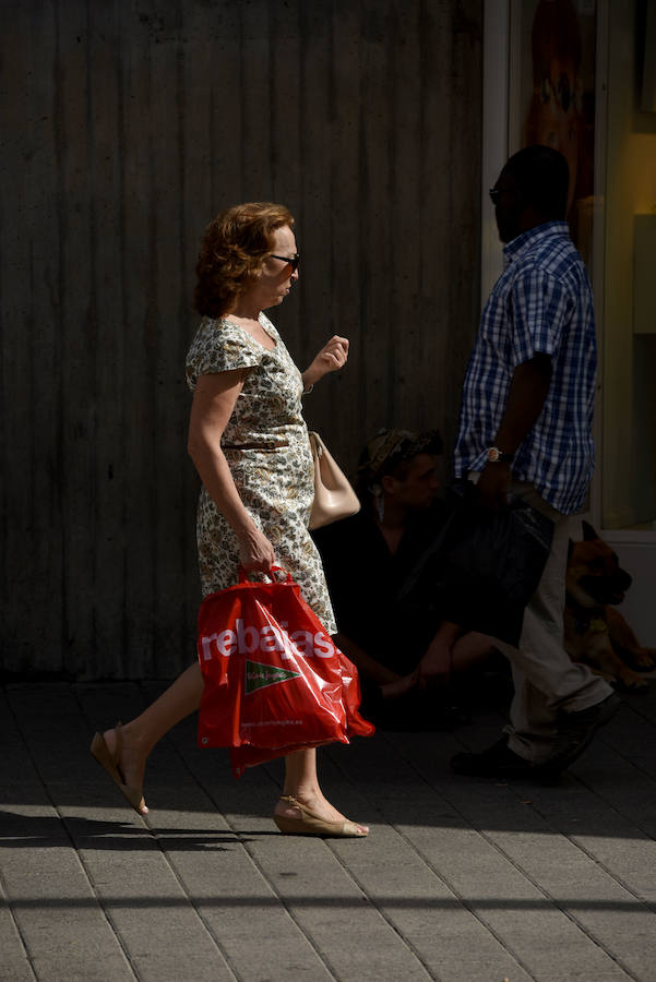 El intenso calor resta clientes a las tiendas en el primer día de rebajas