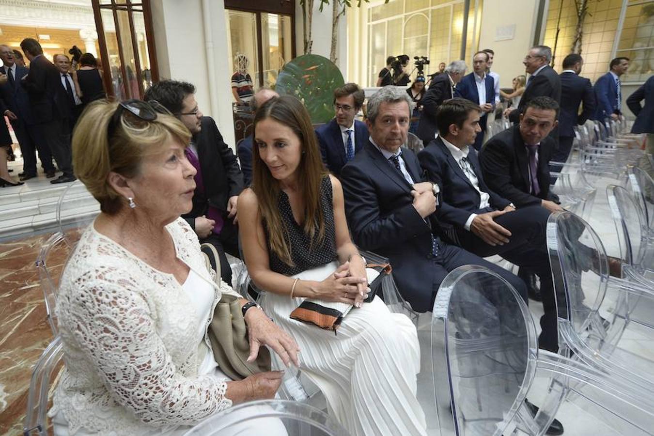 El embajador británico en España asiste al Foro Nueva Murcia