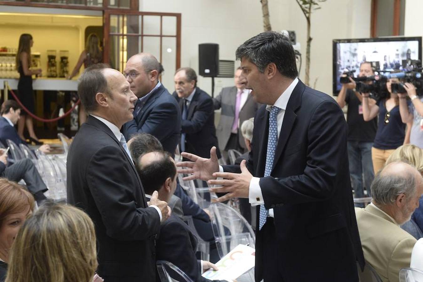 El embajador británico en España asiste al Foro Nueva Murcia