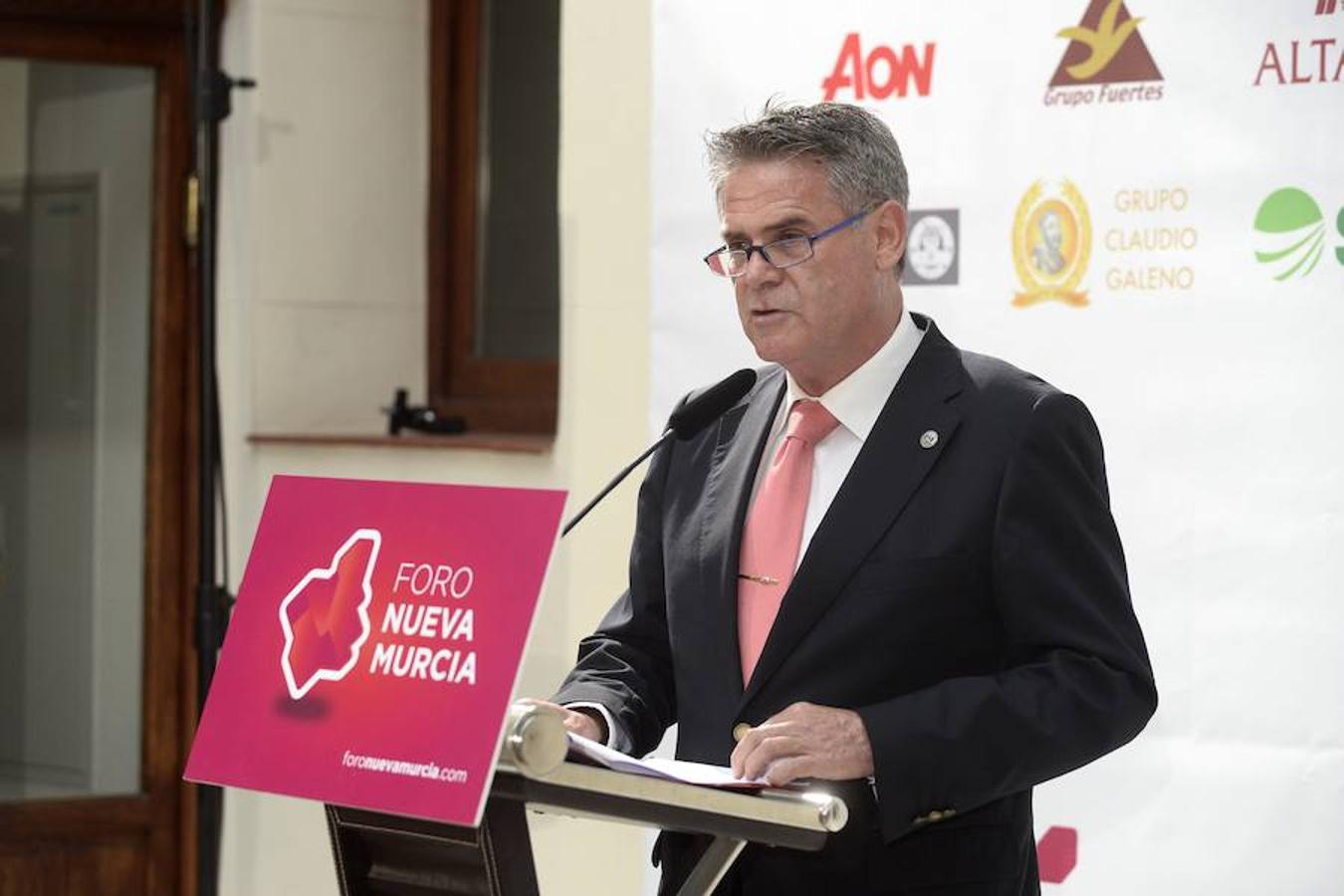 El embajador británico en España asiste al Foro Nueva Murcia