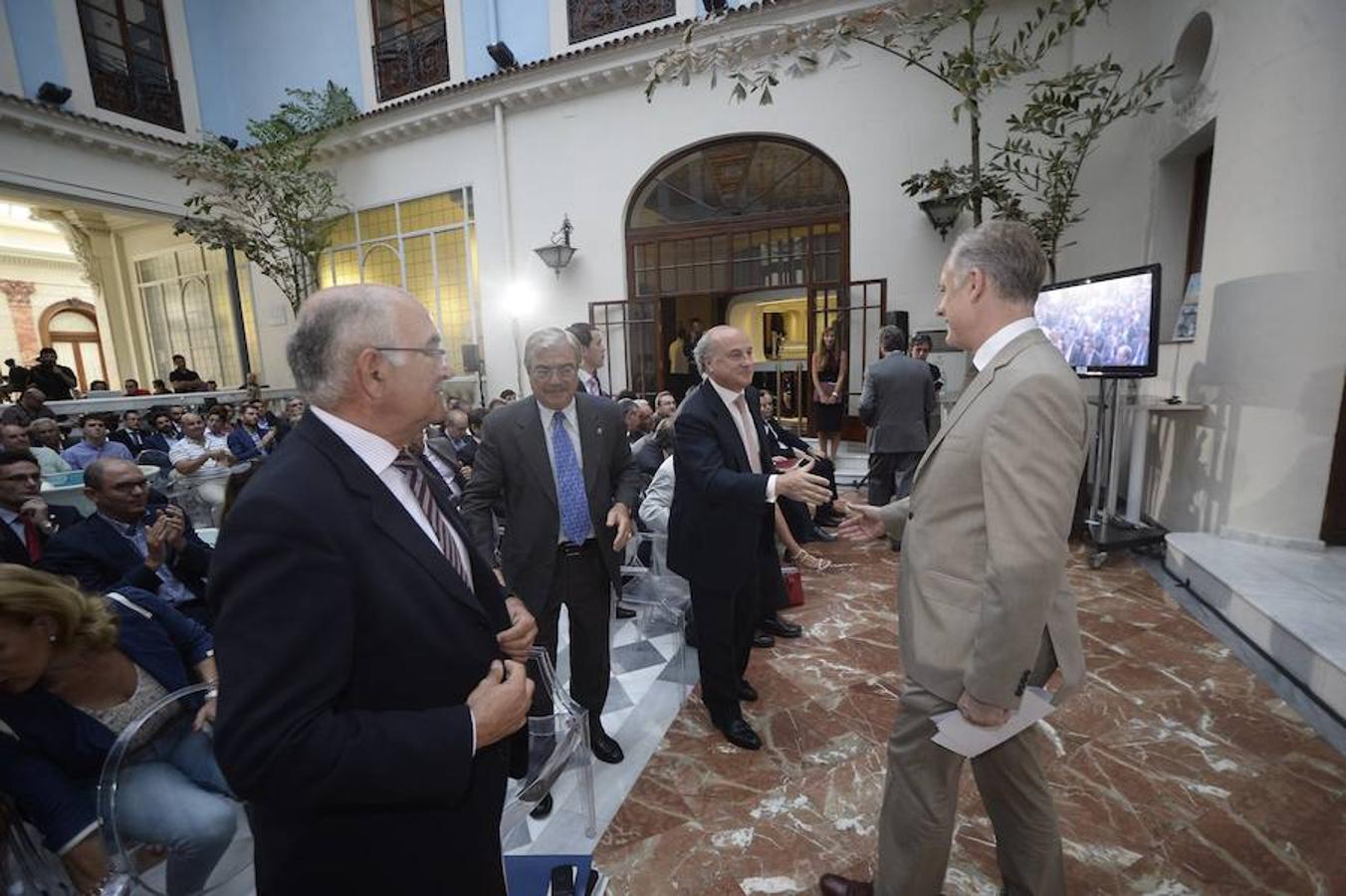 El embajador británico en España asiste al Foro Nueva Murcia