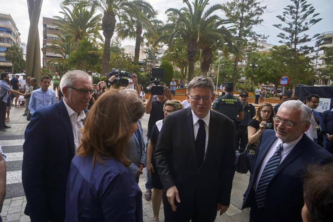 Protestas contra el Consell por imponer el valenciano en Torrevieja