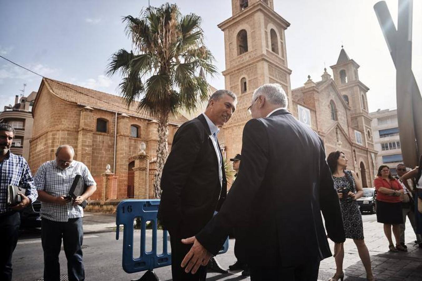 Protestas contra el Consell por imponer el valenciano en Torrevieja