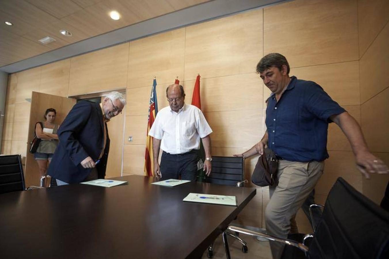 Los municipios del litoral se alían en un pacto por el empleo