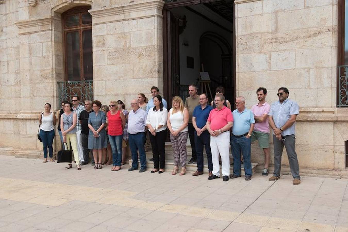 Minuto de silencio en el Ayuntamiento de Mazarrón.