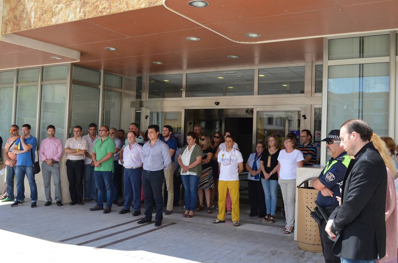 Minuto de silencio en el Ayuntamiento de San Javier.