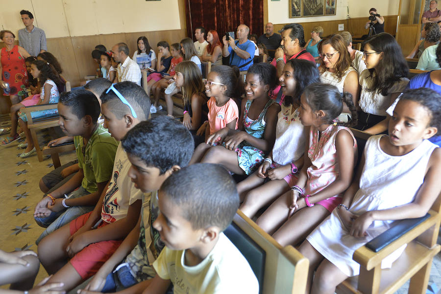 Elche recibe a los 27 niños saharauis del programa &#039;Vacaciones en Paz&#039;