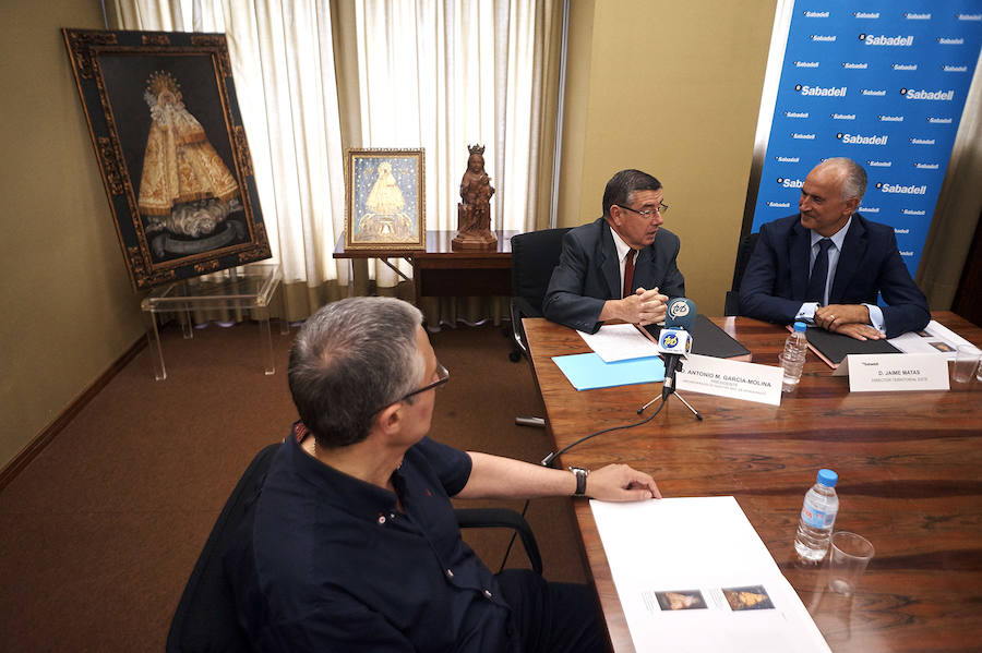 La Archicofradía de Monserrate recibe tres obras con la imagen de la patrona