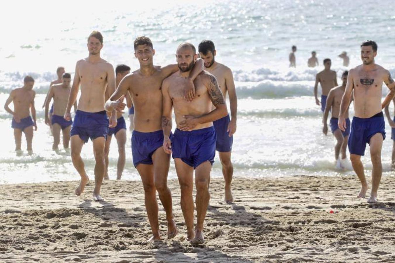 Entrenamiento del Hércules en la playa de San Juan